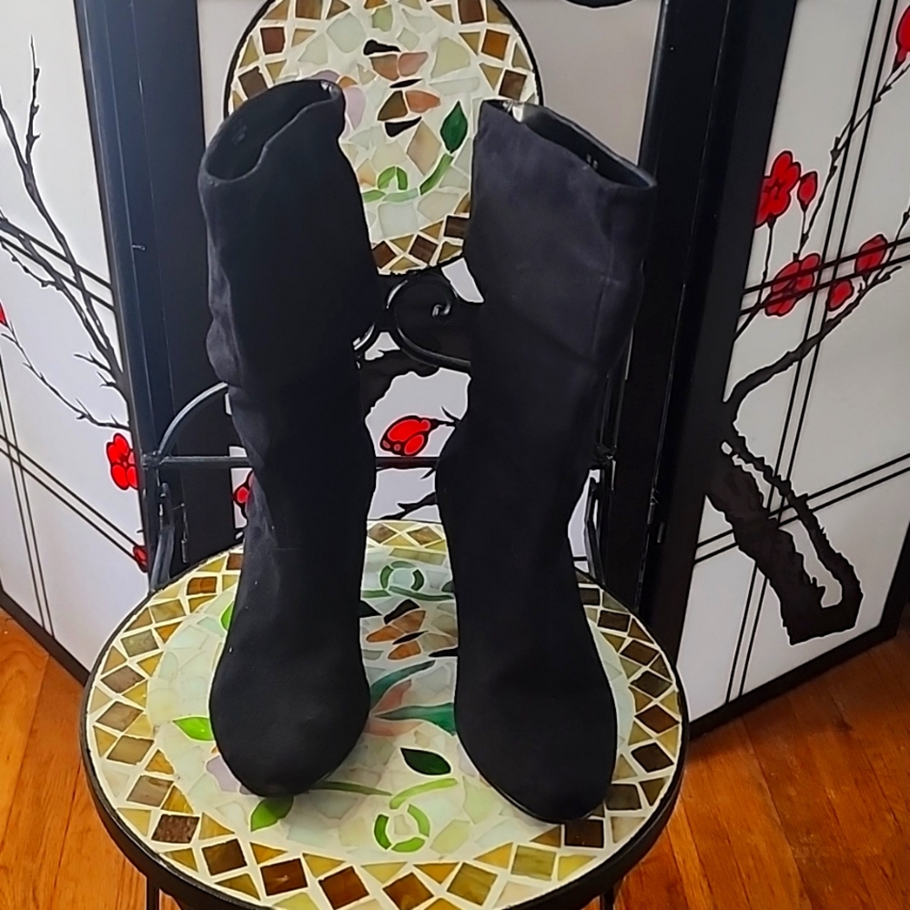 Clark's UK size 8 Black microsuede